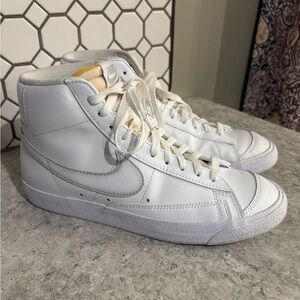Nike Men’s Blazer Mid ‘77